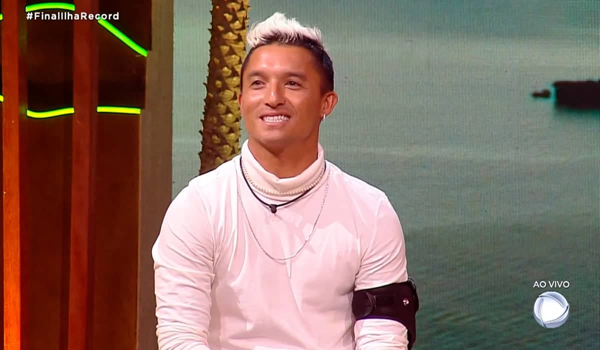 Nakagima supera os desafios e vence o Ilha Record 2